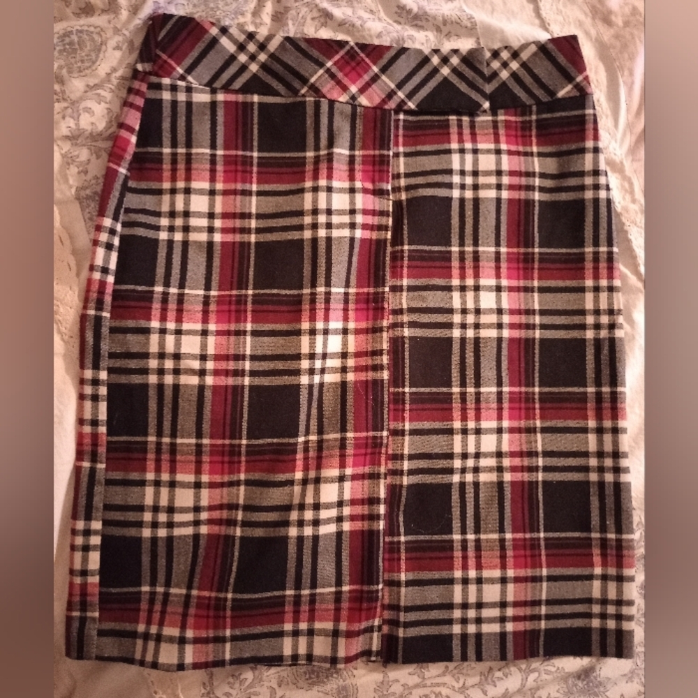 Plaid Pencil Skirt in Black, Red, and White